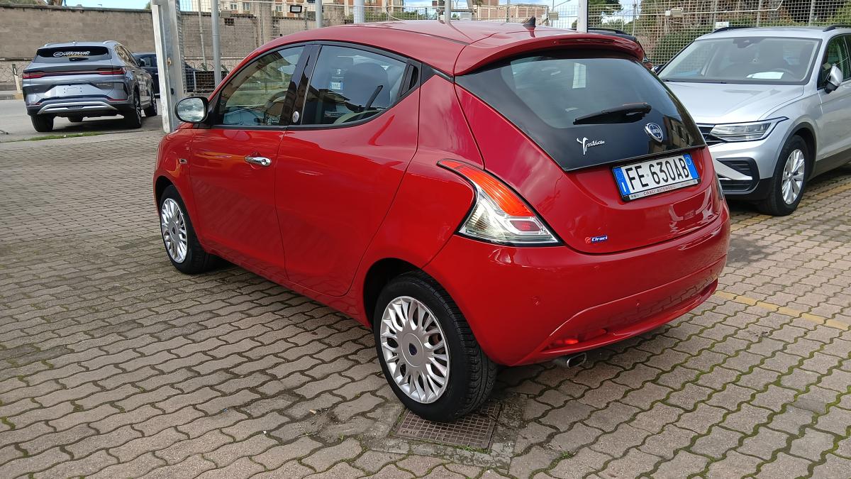 Lancia Ypsilon 1.2 69 CV 5 porte GPL Gold